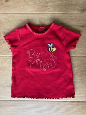 The Children's Place Red 'Be Mine' Bee Appliqué Short Sleeve Tee